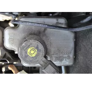 Бачок главного тормозного цилиндра VW Volkswagen Passat b7 usa 1k1 611 301e Фольцваген Пассат Б7
