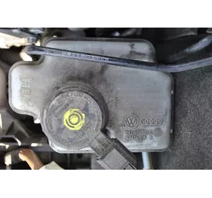 Бачок главного тормозного цилиндра VW Volkswagen Passat b7 usa 1k1 611 301e Фольцваген Пассат Б7 Бачок главного тормозного цилиндра VW Volkswagen Passat b7 usa 1k1 611 301e Фольцваген Пассат Б7