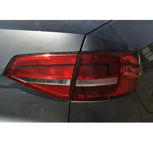 Задний правый стоп фонарь внутренний наружный Фольцваген Джетта VW Volkswagen Jetta 2015-2017