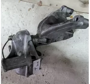 Подушка двигателя левая Audi A4 B8  2.0T 8R0199381C Подушка двигуна ліва Audi A4 B8  2.0T 8R0.199.381.C Подушка двигателя левая Audi A4 B8  2.0T 8R0199381C Подушка двигуна ліва Audi A4 B8  2.0T 8R0.199.381.C
