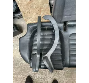 Накладка петлі кришки багажника 561 971 821 a VW Passat 2011-2018р, Накладка петлі кришки багажника Фольцваген пасат NMS 561 971 821 a Накладка петлі кришки багажника 561 971 821 a VW Passat 2011-2018р, Накладка петлі кришки багажника Фольцваген пасат NMS 561 971 821 a