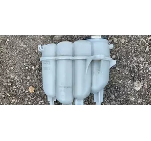 Бачок розширювальний для Audi A4 (Б9) 8W0121405G Бачок расширительный для Audi A4 B9 8W0.121.405.G Бачок розширювальний для Audi A4 (Б9) 8W0121405G Бачок расширительный для Audi A4 B9 8W0.121.405.G