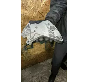 Кронштейн подушки двигателя VAG 06K 199 207 A, Volkswagen Tiguan 18-, Кронштейн подушки двигуна VAG 06K.199.207 A, Фольцваген Тигуан 18- Кронштейн подушки двигателя VAG 06K 199 207 A, Volkswagen Tiguan 18-, Кронштейн подушки двигуна VAG 06K.199.207 A, Фольцваген Тигуан 18-