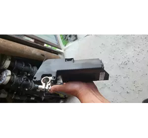 Клемма плюсовая АКБ Audi A4 B9 17-25 8W0915459E Клема плюсова АКБ Audi A4 B9 17-25  8W0915459E Клемма плюсовая АКБ Audi A4 B9 17-25 8W0915459E Клема плюсова АКБ Audi A4 B9 17-25  8W0915459E
