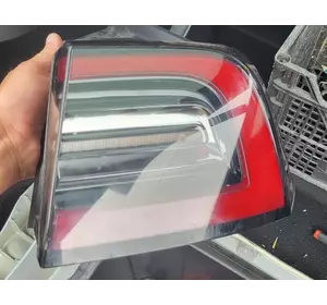 Фонарь внешний крыло правый Tesla Model Y 20- 4 пина мелкие царапины 1502087-00-D Фонарь внешний крыло правый Tesla Model Y 20- 4 пина мелкие царапины 1502087-00-D