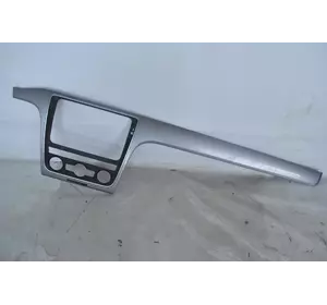 Накладка торпедо під магнітолу VOLKSWAGEN PASSAT B7 11-15 561 858 336 Накладка торпедо під магнітолу VOLKSWAGEN PASSAT B7 11-15 561 858 336